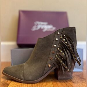 Fergie Suede Leather zip Boots